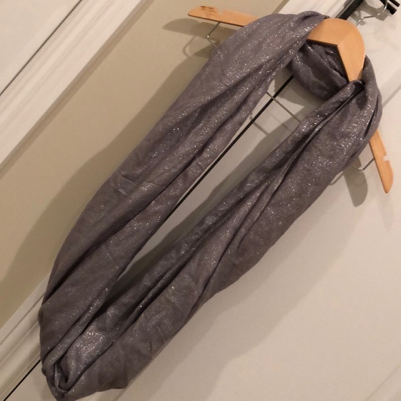 Express infinity loop scarf - Picture 2 of 2